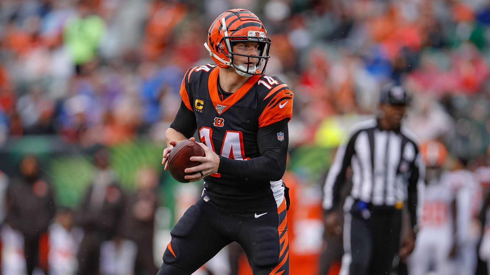 
                <strong>Andy Dalton (Cincinnati Bengals) </strong><br>
                Die Cincinnati Bengals dürften mit hoher Wahrscheinlichkeit mit dem ersten Pick im Draft Joe Burrow holen. Ein klares Zeichen, dass die Andy-Dalton-Ära vorüber ist. Der Routinier dürfte für einige Teams dennoch eine gute Alternative sein. 
              