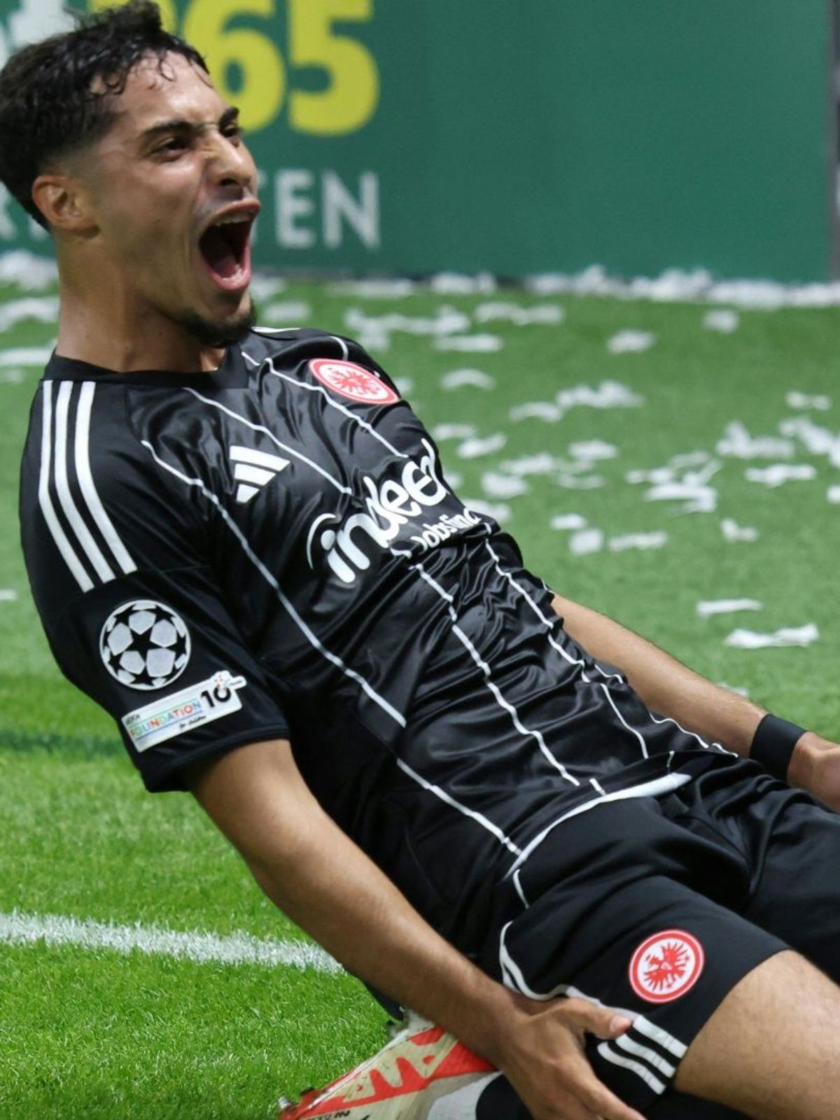 Uzun trifft zur Führung für Frankfurt