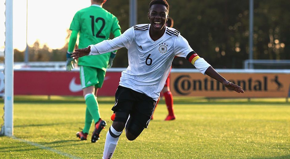 
                <strong>Mittelfeld: Merveille Papela</strong><br>
                Verein: 1. FSV Mainz 05U17-Länderspiele: Länderspieltore: 
              