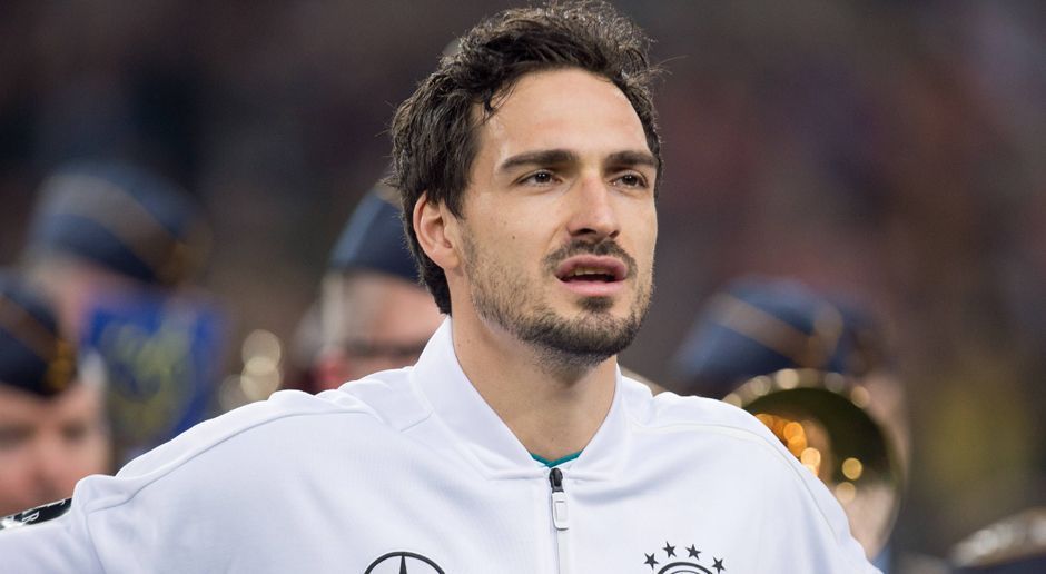 
                <strong>Mats Hummels</strong><br>
                An Mats Hummels führt in den Innenverteidigung kein Weg vorbei. Zusammen mit Boateng wird er ein eingespieltes Innenverteidiger-Gespann bilden.
              