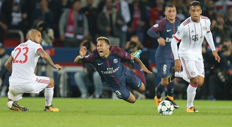 
                <strong>Corentin Tolisso (FC Bayern München)</strong><br>
                Der Sommer-Neuzugang ist praktisch nicht vorhanden: Im defensiven Mittelfeld aufgestellt, ist das Stellungsspiel des Franzosen katastrophal, seine Pässe nach vorne zeigen kaum Wirkung oder verfehlen den Mann. ran-Note: 5. 
              