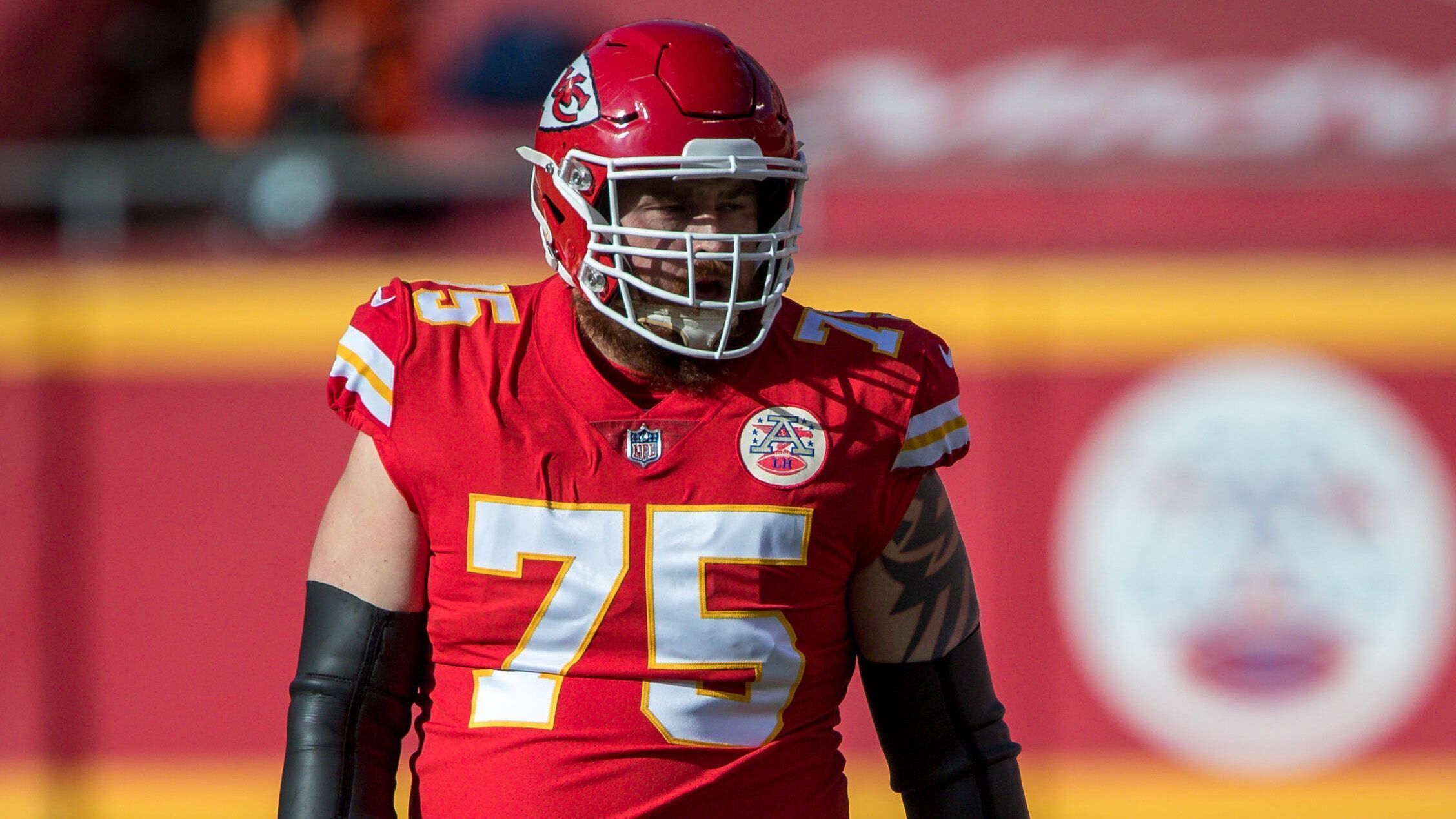 
                <strong>Mike Remmers (Right Tackle)</strong><br>
                Der Dritte im Bunde: Auch Mike Remmers erwischte im Super Bowl keinen guten Tag auf der Position des Right Tackles. Der 31-Jährige unterschrieb erst vor der Saison einen Einjahresvertrag bei den Chiefs. Zuvor spielte er bereits für die San Diego Chargers, Carolina Panthers, Minnesota Vikings und die New York Giants.  
              