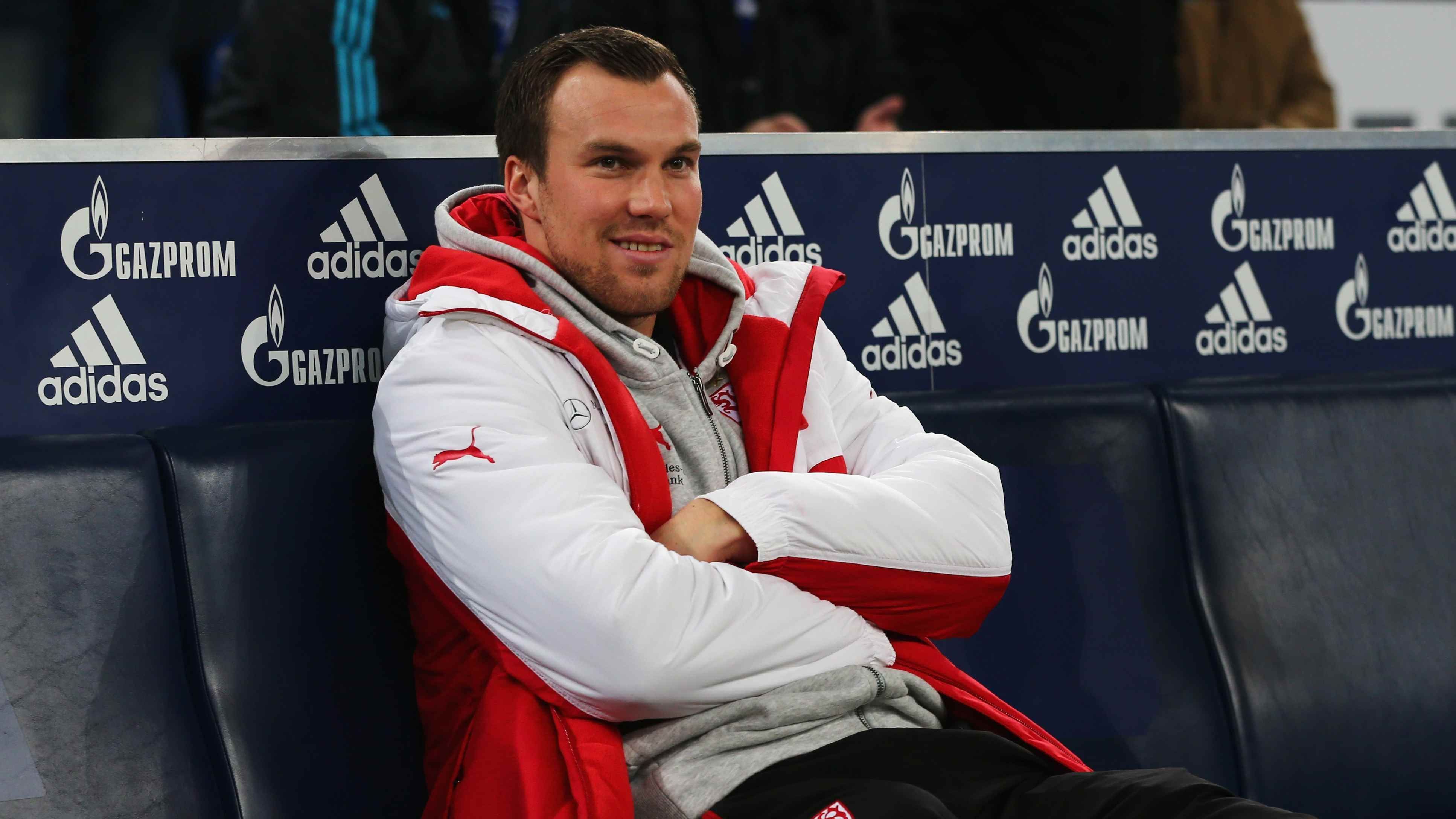 
                <strong>Macht Großkreutz den Legat? Auch Auftritte in Fernsehshows im Gespräch</strong><br>
                Ex-VfB-Profi Thorsten Legat (52) hat mit einigen Fernsehauftritten eindrucksvoll bewiesen, dass kultige Ex-Fußballer aus dem Ruhrgebiet das Zeug zur Fernseh-Ikone besitzen. Kevin Großkreutz könnte jetzt einen ganz ähnlichen Karriereweg einschlagen, wie "RUHR24.de" vor kurzem berichtete. So sollen bereits mehrere TV-Sender beim 32-Jährigen angefragt haben, ob er sich eine Teilnahme bei den einschlägigen Formaten zumeist in fernen Ländern vorstellen kann. Zwar gab er an, dass so etwas aber "eher nichts" für ihn sei, dennoch halten sich die Gerüchte hartnäckig. Sollte er sich sportlich für den Amateur-Fußball entscheiden, hätte er mehr Zeit für Projekte außerhalb der Fußball-Welt.
              