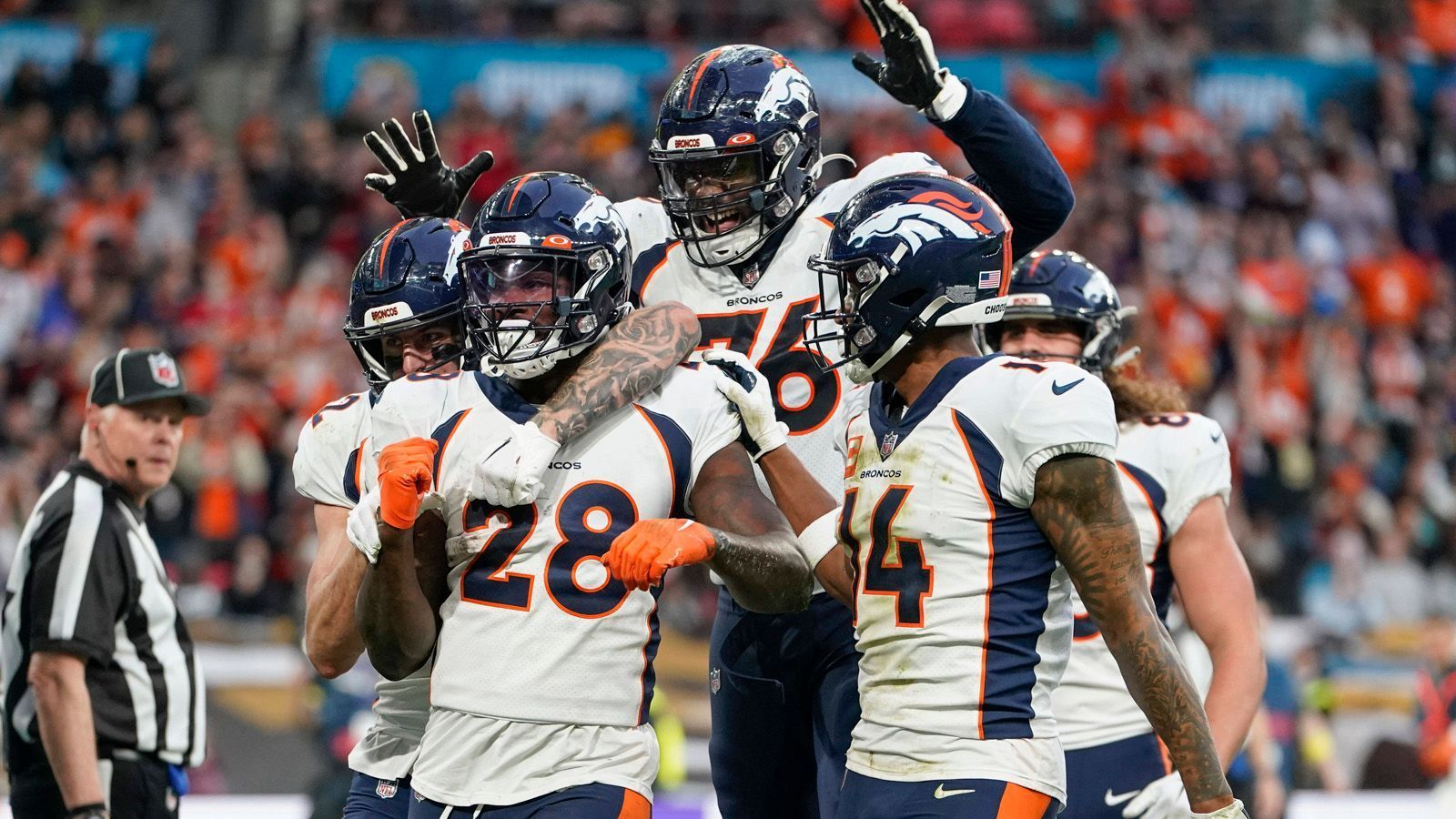 
                <strong>Platz 1: Denver Broncos (NFL)</strong><br>
                &#x2022; Summe: 4,65 Milliarden US-Dollar <br>&#x2022; Jahr: 2022<br>
              