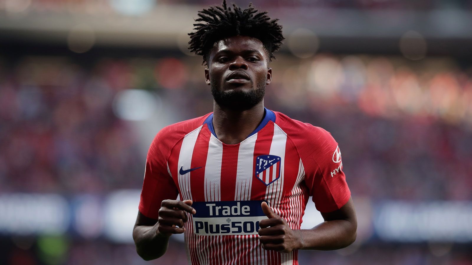 
                <strong>Thomas Partey (FC Arsenal)</strong><br>
                Abgebender Verein: Atletico Madrid - Position: Zentrales Mittelfeld - Ablösesumme: 50 Millionen Euro - Marktwert: 40 Millionen Euro
              