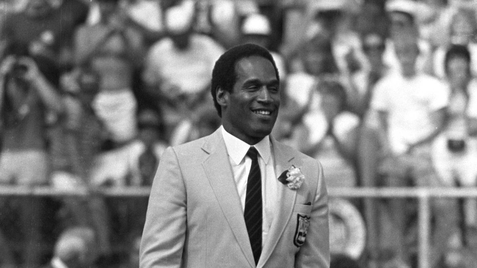 <strong>O.J. Simpson: Die vielschichtige Karriere in Bildern<br></strong>Der ehemalige NFL-Star O.J. Simpson ist tot. Wie seine Familie bestätigt, starb er im Alter von 76 Jahren an den Folgen einer schweren Krankheit. <strong><em>ran</em></strong> blickt auf eine bewegte Karriere auf und abseits des Feldes zurück.