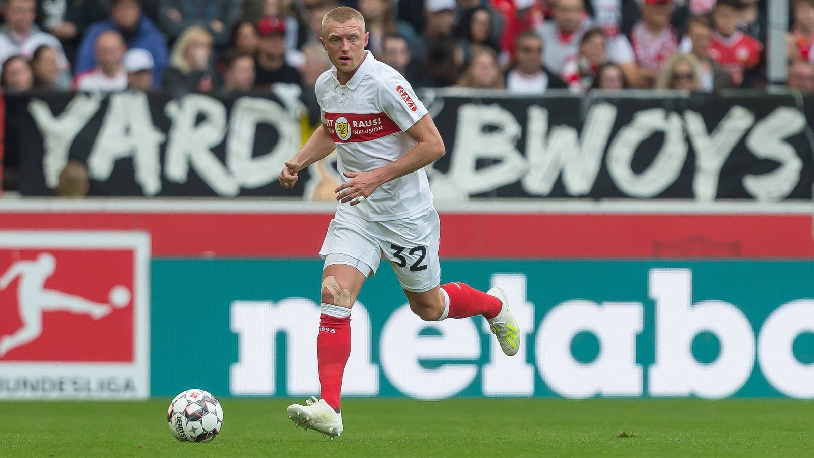 
                <strong>Andreas Beck</strong><br>
                Wie bei Gentner, so läuft auch bei Andreas Beck der Vertrag am Saisonende aus. Zumindest sportlich spielt der 32-Jährige in den zurückliegenden Woche eine offenbar wichtige Rolle, Beck kam fast immer von Beginn an und über 90 Minuten zum Einsatz (insgesamt 22 Saisoneinsätze in der Bundesliga). Der Routinier kann sich einen Verbleib vorstellen, aber nicht um jeden Preis. "Genauso kann ich mir aber vorstellen, wieder einen Schritt weiterzugehen, auch ins Ausland. Es gab auch schon Anfragen", erklärte Beck im März in einem "Kicker"-Interview.
              