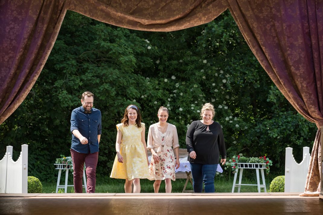 "Das große Backen" 2023: die Finalist:innen Theodor, Sandra, Erika und Monika auf dem Weg zum großen Finale