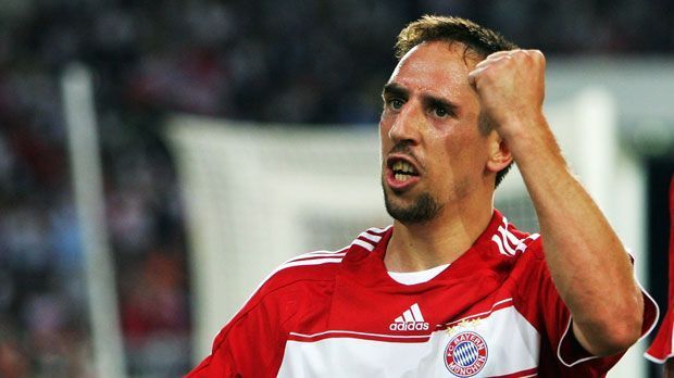 
                <strong>Franck Ribery - Torbilanz</strong><br>
                Tore: Zum Anfang der Saison 2007/2008 gelangen Franck Ribery zwei Tore - beide in der Bundesliga. Der Franzose brauchte etwas Eingewöhnungszeit und war in der zweiten Saisonhälfte deutlich erfolgreicher. Über insgesamt 20 Treffer durfte sich Ribery zum Ende der Spielzeit freuen.
              