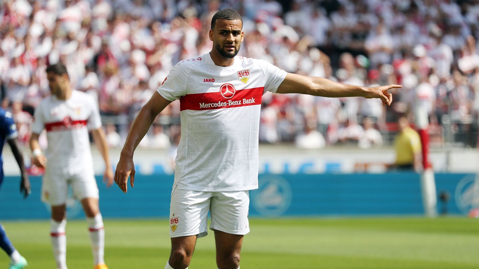 
                <strong>Josha Vagnoman</strong><br>
                &#x2022; Position: Abwehr<br>&#x2022; Verein: VfB Stuttgart<br>&#x2022; U21-Länderspiele: 12<br>
              