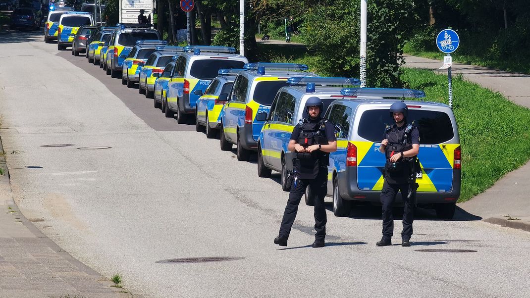 Weil die Schule einen Alarm ausgelöst hatte, rückte die Polizei zu einem Einsatz aus.