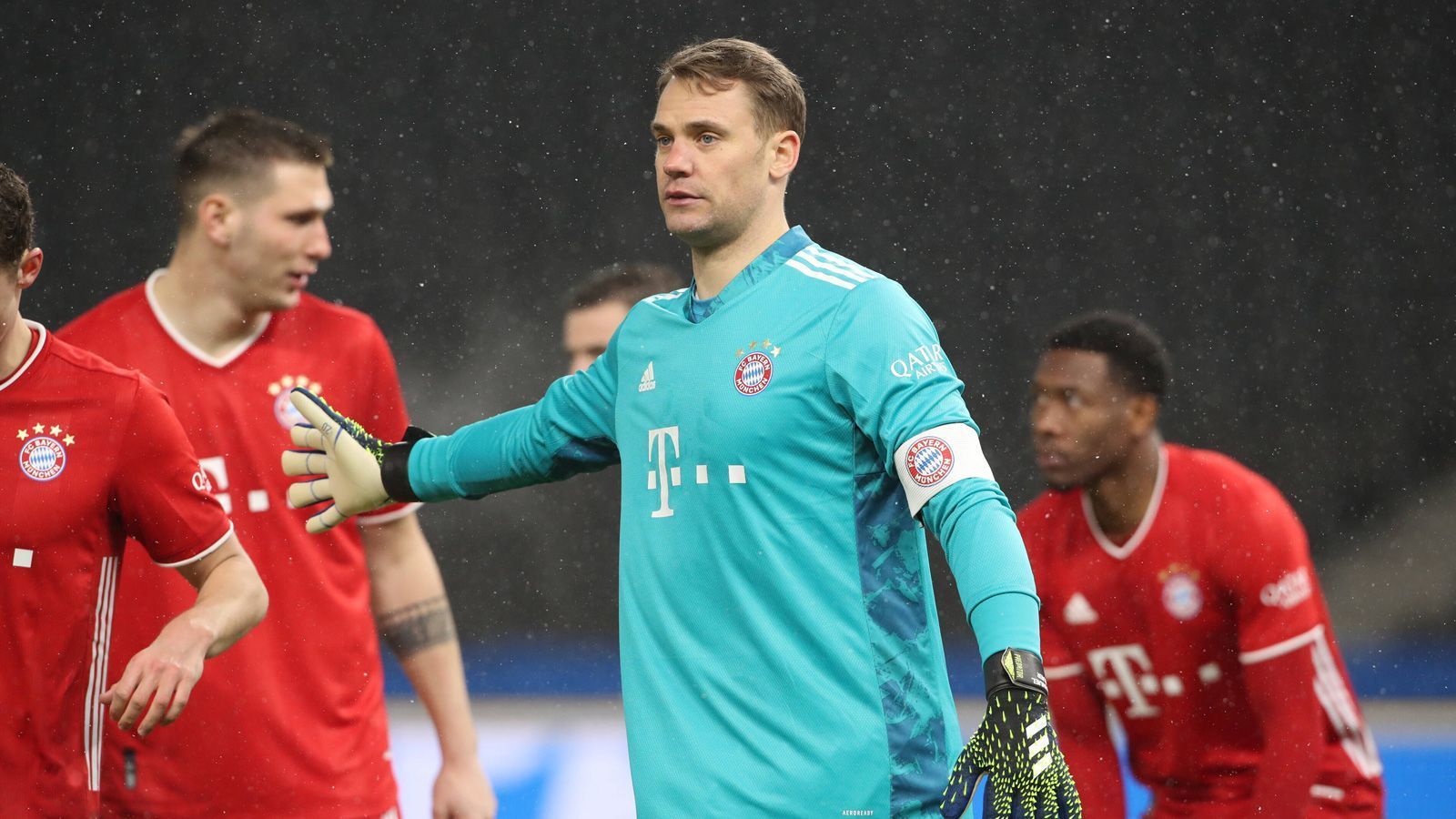 
                <strong>Manuel Neuer</strong><br>
                In der 3. Minute bereits gegen den durchgebrochenen Lukebakio gefordert, pariert im Eins-gegen-Eins hervorragend. Auch sonst in der ersten Halbzeit immer da, wenn er gebraucht wird. Auf seinen Ausflügen außerhalb des Strafraums immer bedacht und gewohnt erfolgreich. ran-Note: 2
              