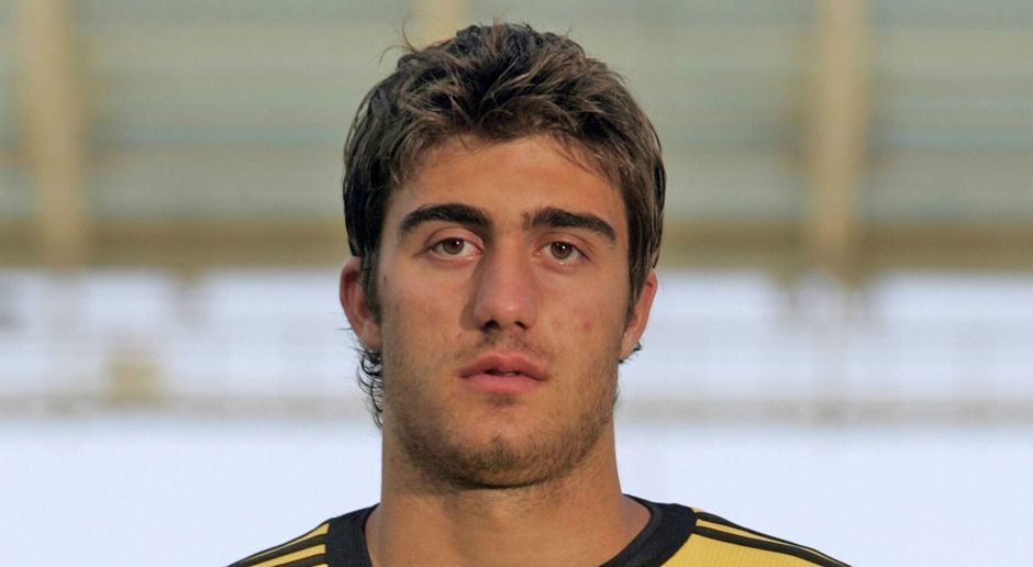 
                <strong>Sokratis - 2006</strong><br>
                
              