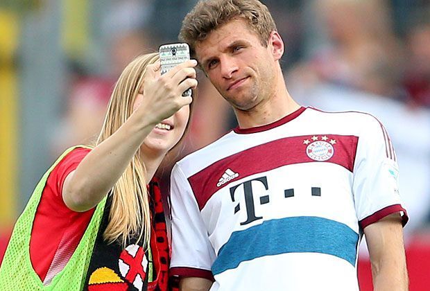 
                <strong>Thomas Müller (FC Bayern München)</strong><br>
                "Ich bin der Müller ohne Wohlfahrt, ich kenne mich da nicht aus. " (Thomas Müller von Bayern München auf die Frage, ob er wisse, ob Franck Ribery und Bastian Schweinsteiger fit für das Champions-League-Spiel am Mittwoch beim FC Porto seien)
              