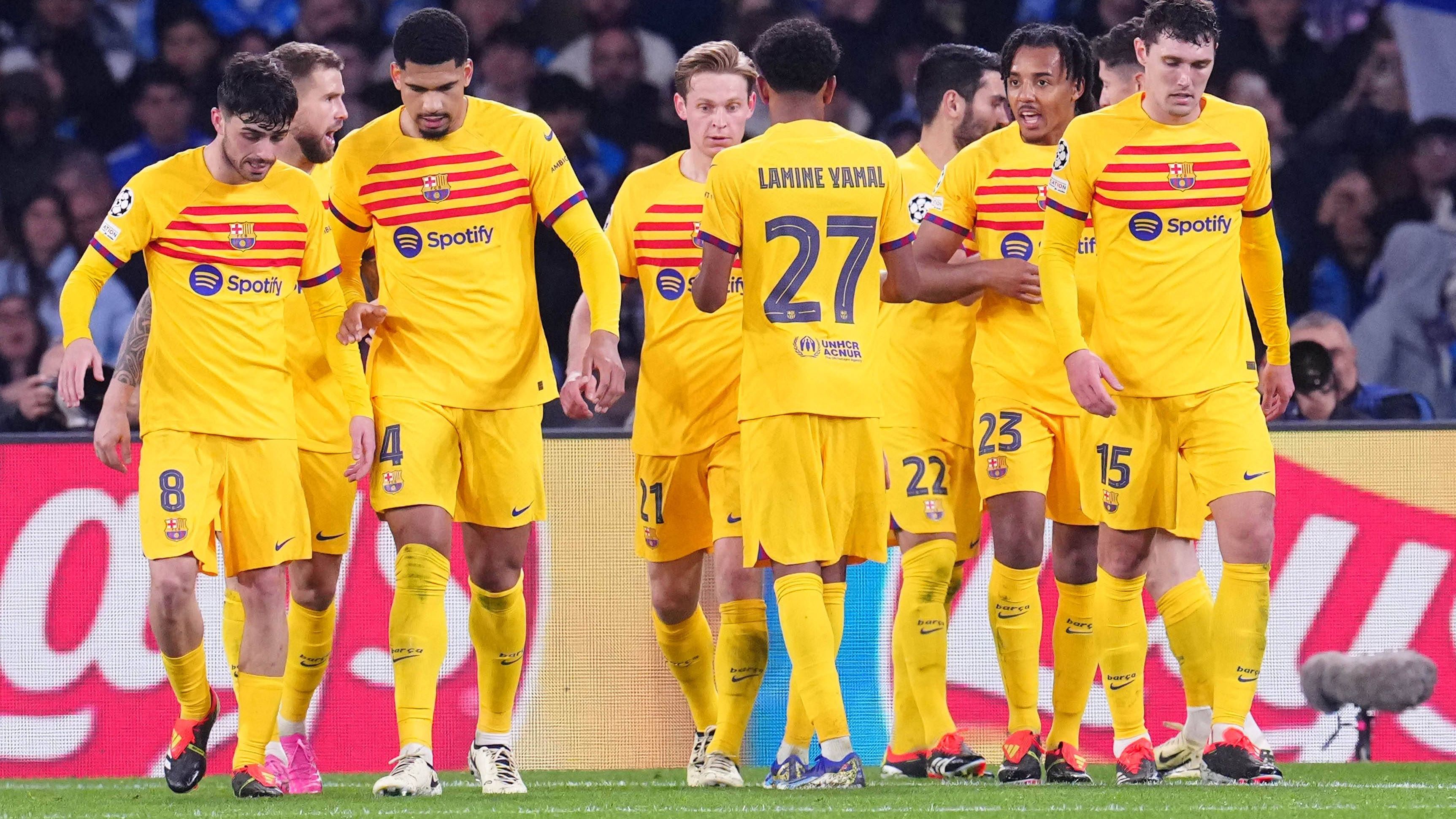 <strong>Platz 6: FC Barcelona</strong><br>Allerdings müssen die Italiener zu den Katalanen, die seit sieben Spielen ungeschlagen sind. In La Liga wurde zuletzt noch Getafe mit 4:0 zerlegt, eine Woche später verletzten sich jedoch die Mittelfeld-Stars Frenkie de Jong und Pedri beim 0:0 gegen Athletic Bilbao. Es zeichnet sich ein Spiel auf Augenhöhe mit Neapel ab.