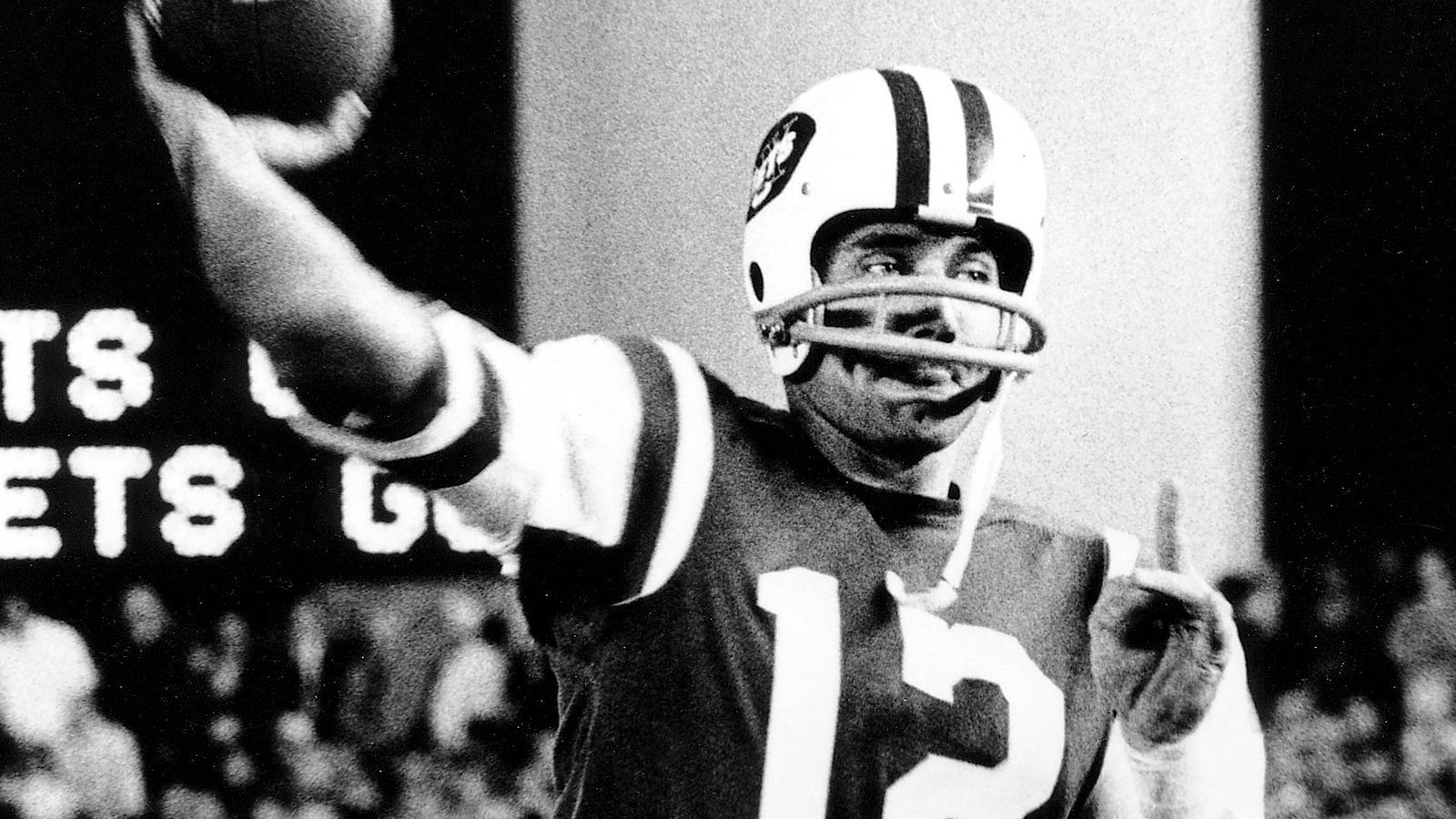 <strong>Super Bowl III</strong><br>
                New York Jets&nbsp;-&nbsp;Baltimore Colts&nbsp;16:7 (12. Januar 1969)<br>Stadion:&nbsp;Orange Bowl Stadium&nbsp;(Miami)
