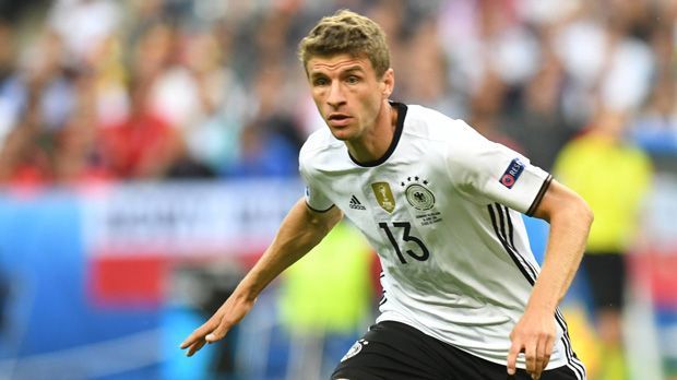 
                <strong>Thomas Müller</strong><br>
                Thomas Müller: Wurde erst richtig wach, als es fast schon zu spät war. War viel unterwegs, hallo auch in der Defensive aus, aber es war wieder mal nicht sein bestes Spiel. Man kann nur hoffen, dass er mit zunehmender Dauer besser ins Turnier findet. ran-Note: 3-
              