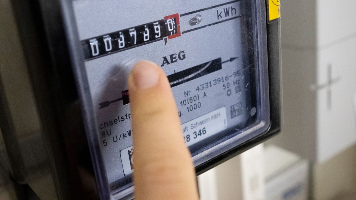 Millionen Haushalte in Deutschland zahlen aus Bequemlichkeit oder Unwissen zu viel für Strom und Gas. 