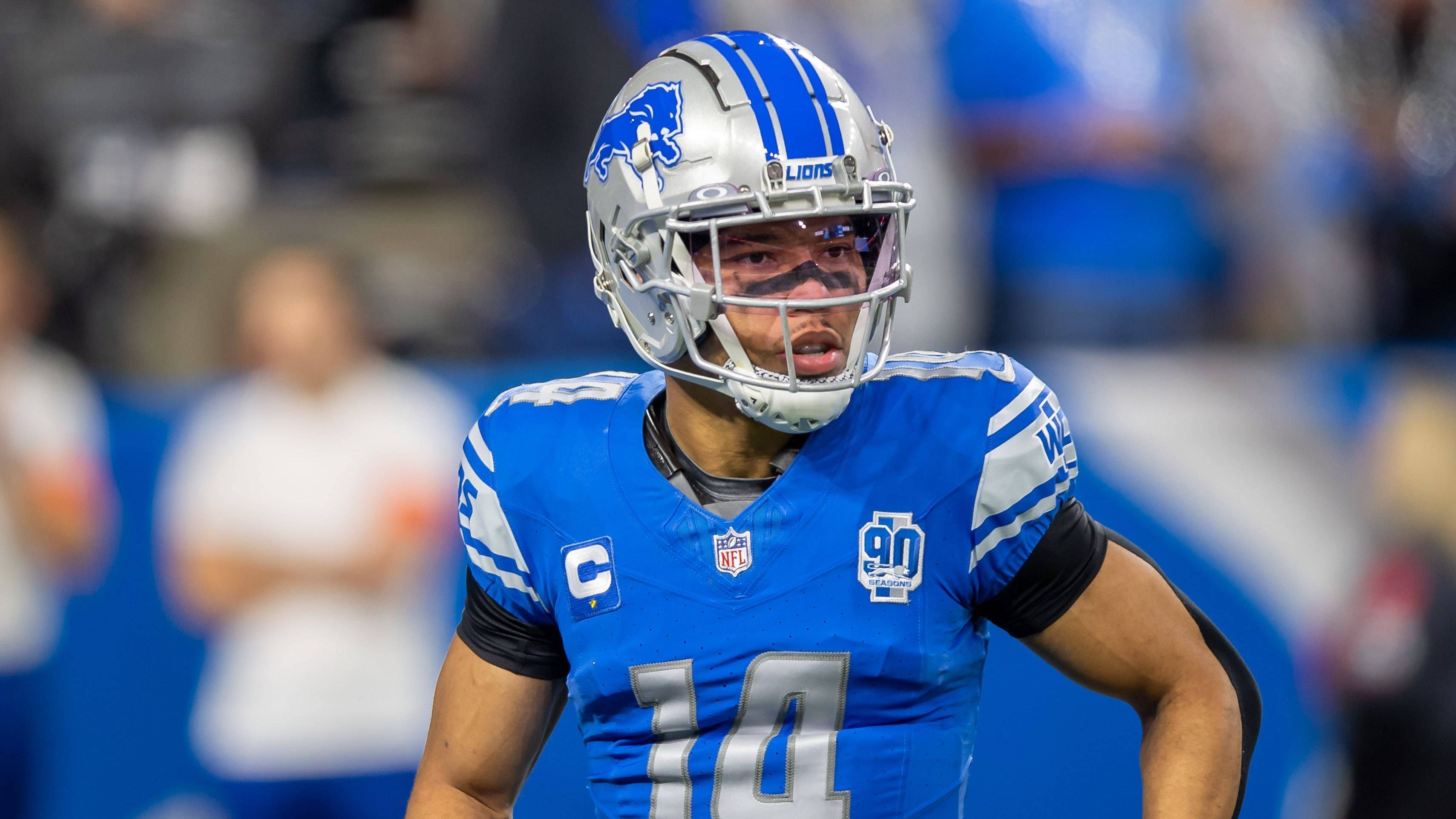 <strong>Buccaneers @ Lions: Deutscher träumt vom Super Bowl</strong><br>Der deutsch-amerikanische Wide Receiver Amon-Ra St. Brown von den Lions war bereits beim Playoff-Sieg gegen die Los Angeles Rams mit 110 Receiving Yards der effektivste Passempfänger auf dem Platz. Sein Ziel lautet: "Den Super Bowl gewinnen." Die Lions standen genauso wie die&nbsp;Houston Texans, die Jacksonville Jaguars und die Cleveland Browns noch nie im Super Bowl.&nbsp;