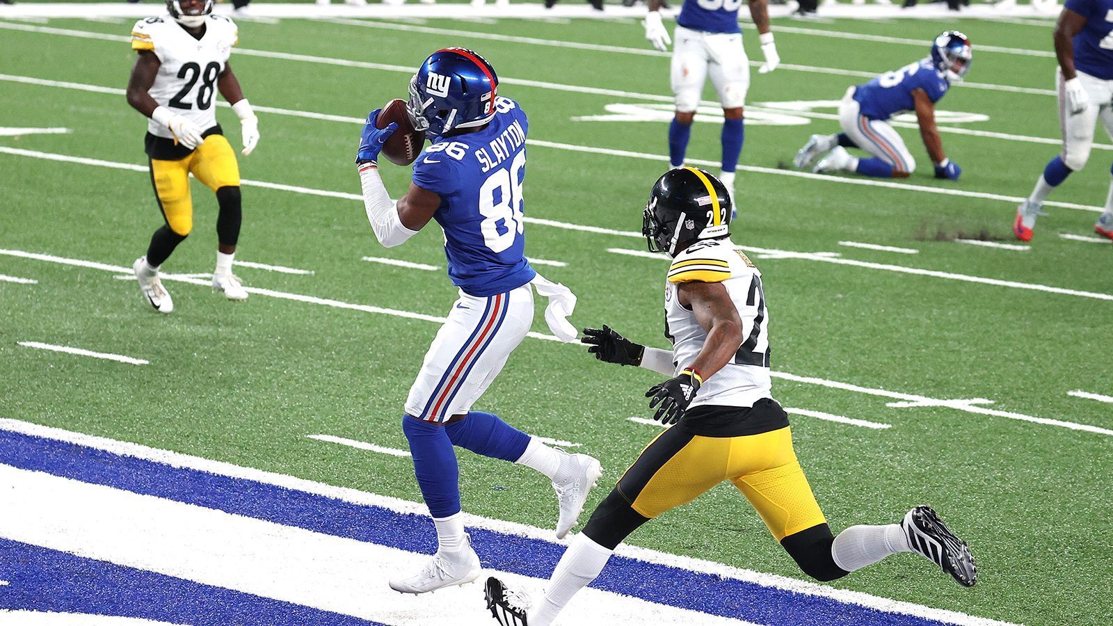 
                <strong>Darius Slayton (New York Giants)</strong><br>
                Ähnlich wie McLaurin ist Darius Slayton einer der wenigen Stars in der Giants-Offensive. Slayton kommt bisher auf 23 Catches für 365 Yards und zwei Touchdowns. 
              