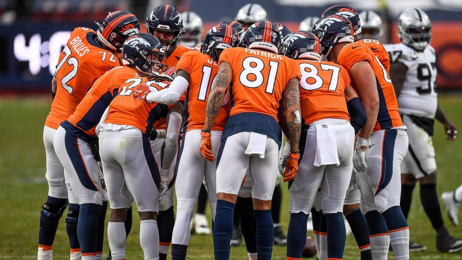 
                <strong>Denver Broncos schnappen sich den 4. Pick </strong><br>
                Mit einer starken Defense und überdurchschnittlichen Waffen in der Offensive sehnen sich die Broncos nach einem zuverlässigen Quarterback, den sie mit Lock nur selten hatten. Für den vierten Pick müssten die Broncos neben ihrem Pick an 9. Stelle wohl mindestens einen weiteren Erstrundenpick aus dem kommenden Jahr drauflegen. 
              