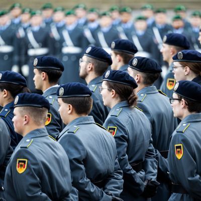 Führende deutsche Wissenschaftler:innen haben einen Appell an die Politik formuliert, sich unverzüglich auf höhere Verteidigungsausgaben zu einigen.