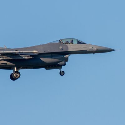 F-16 