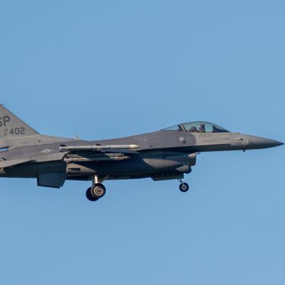 F-16 