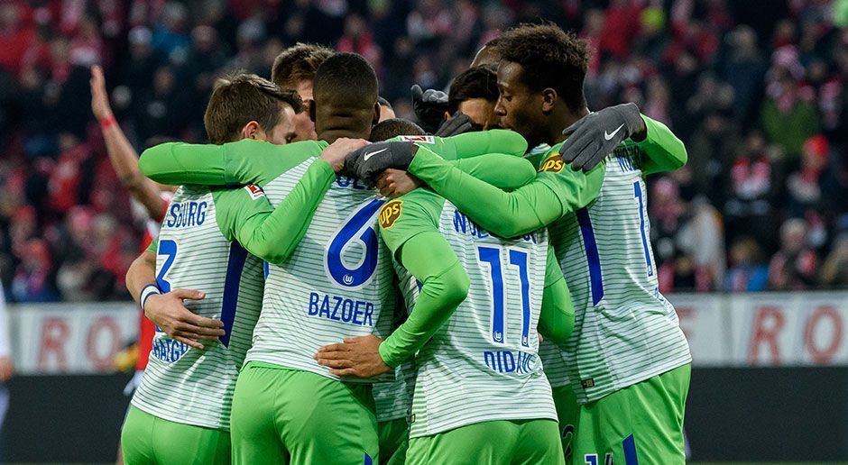 
                <strong>7. VfL Wolfsburg</strong><br>
                19 Jahre
              