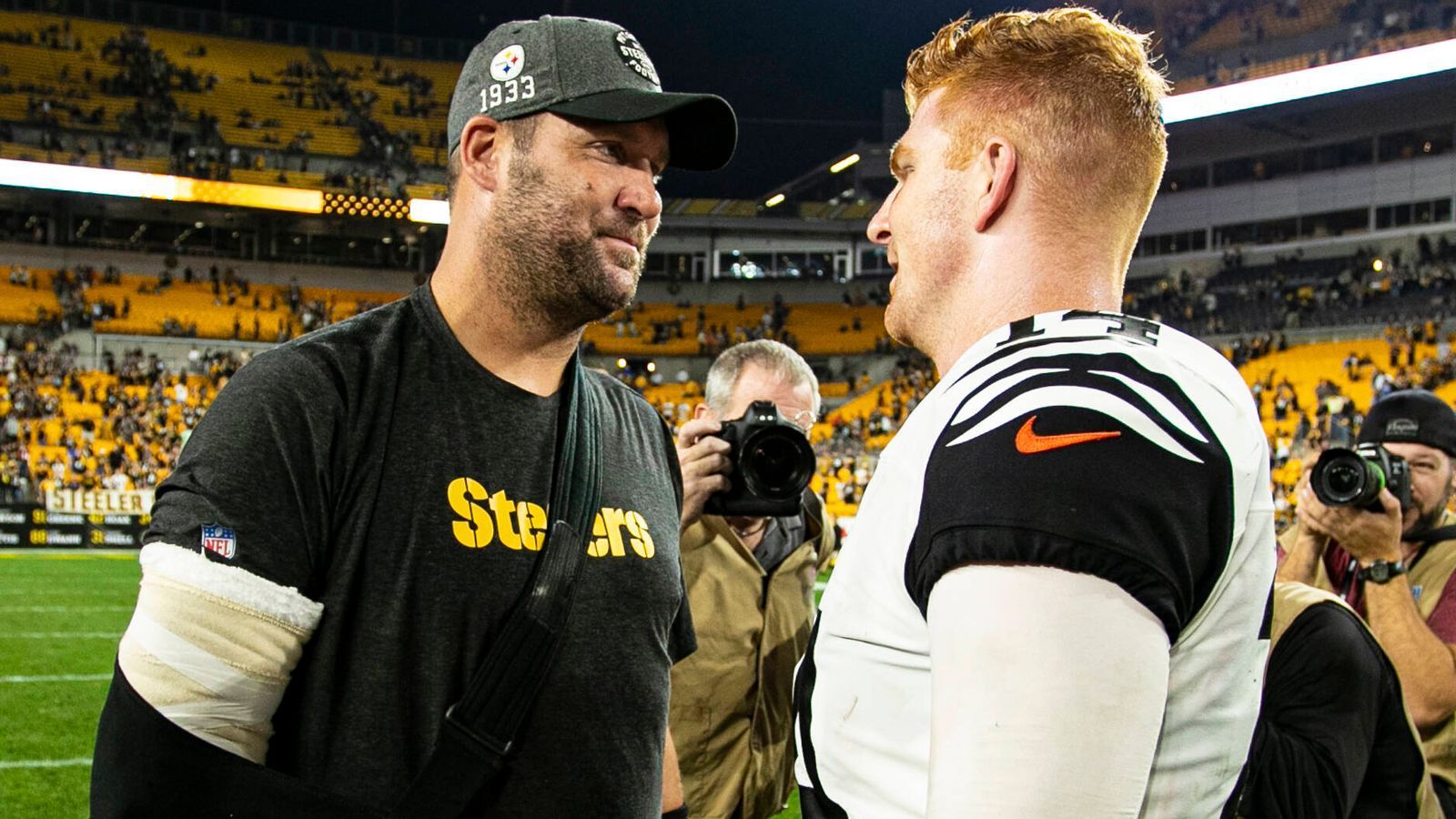 
                <strong>Pittsburgh Steelers</strong><br>
                Interessante Option. Die Steelers setzen alles auf den wiedergenesenen Ben Roethlisberger. Doch als der sich 2019 schwer verletzt, wurde schnell klar, dass die Steelers in der Breite auf der Quarterback-Position ein Problem haben. Dalton könnte genau das lösen.  
              