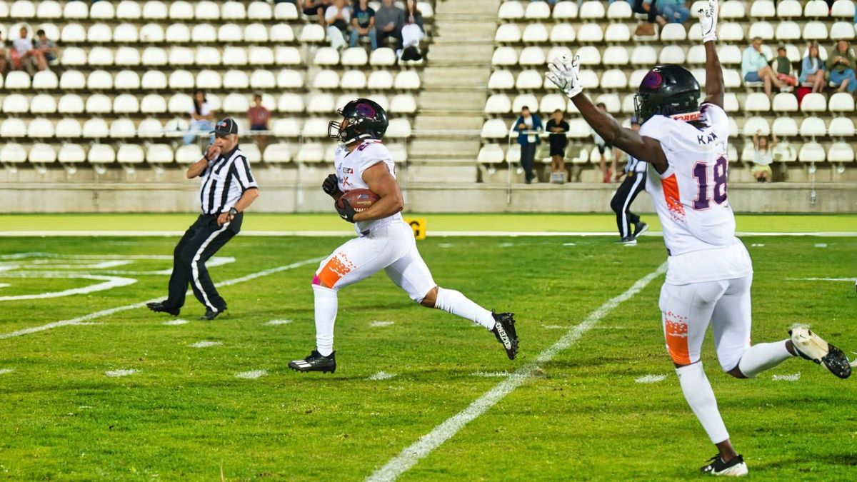 Gerald Ameln (Frankfurt Galaxy, 20) touchdown, Madrid Bravos vs Frankfurt Galaxy, American Football, European League of Football, week 2, Season 2025, 24.05.2025, Madrid Estadio Vallehermoso Spain ...