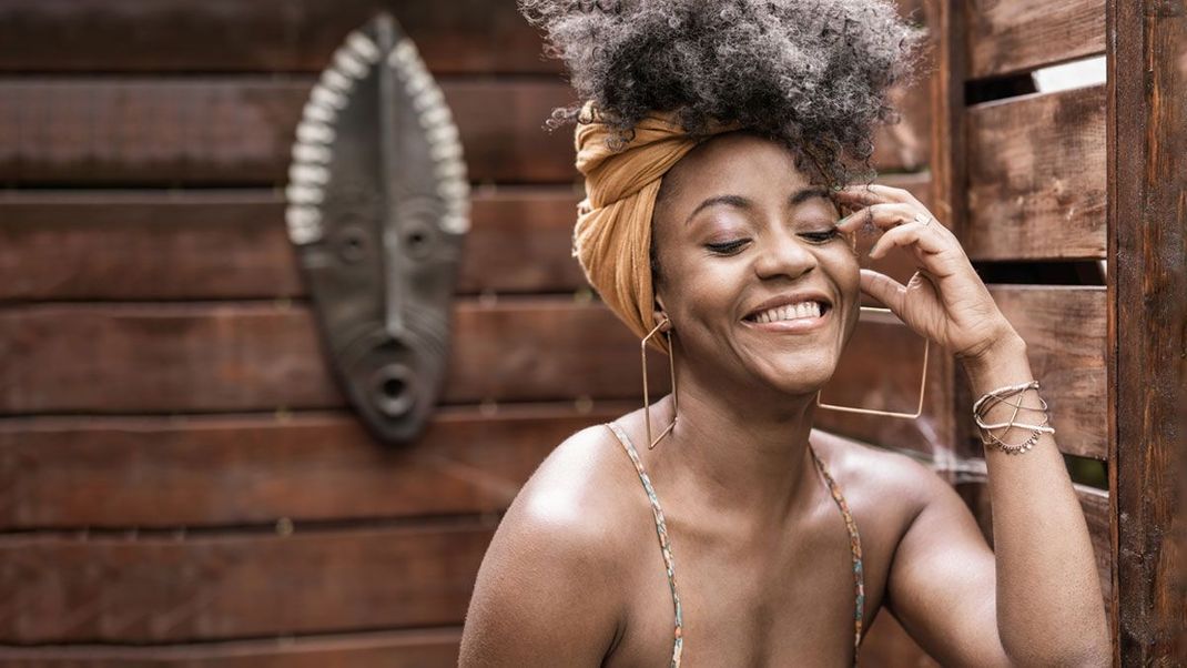 Egal ob Scrunchie, Haarband oder gar Tuch - auf welches Haar-Accessoire greift ihr an heißen Sommertagen zurück?