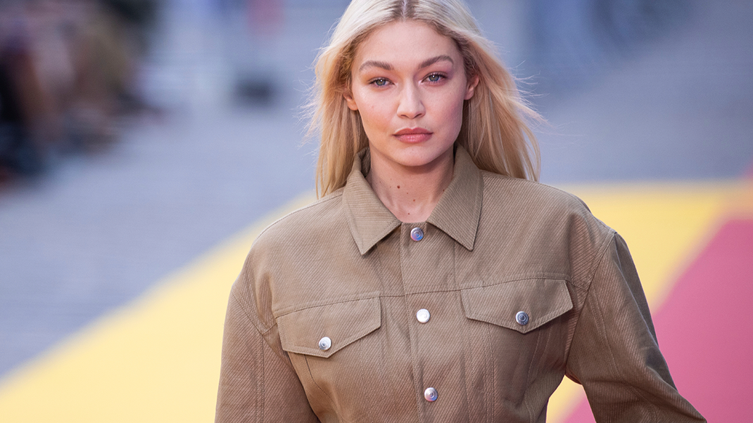 Schön, natürlich und super einfach zum Nachstylen! Wir haben die Fakten, wie ihr euch den Cold-Girl-Make-up Look zaubern könnt.