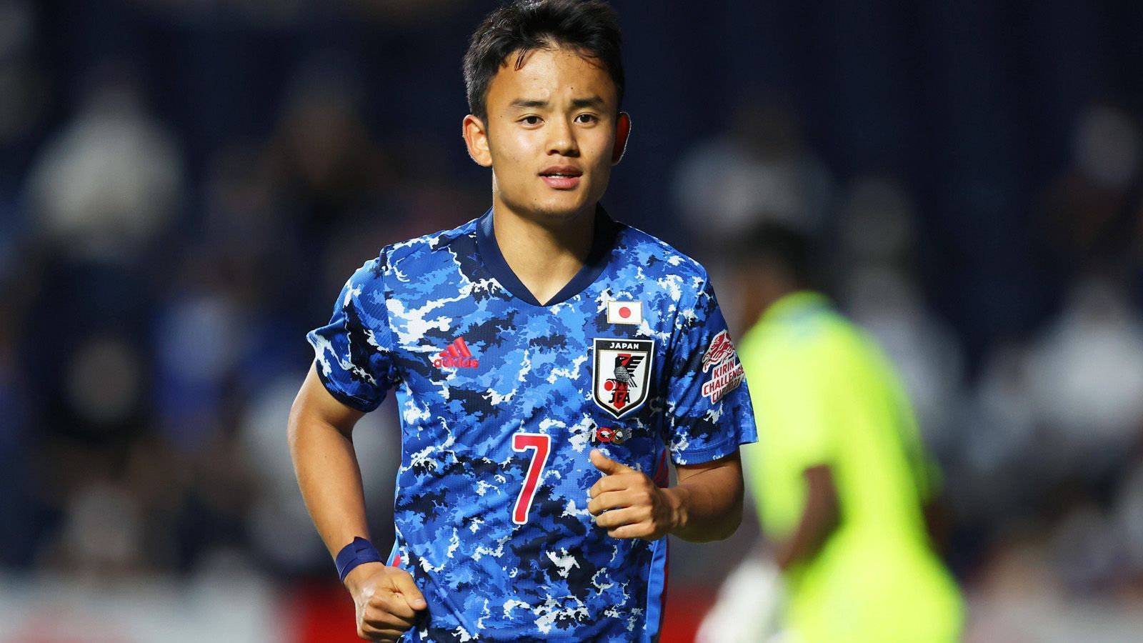 
                <strong>Takefusa Kubo (20 Jahre, Japan, Real Madrid)</strong><br>
                Takefusa Kubo zog bereits im Alter von zehn Jahren von Japan in die Nachwuchsabteilung des FC Barcelona. Mit 15 Jahren kehrte der Flügelspieler vorübergehend zum FC Tokyo zurück, entwickelte sich dort zum Top-Spieler und wechselte 2019 zu Real Madrid. Seitdem wurde er an drei verschiedene Vereine verliehen, spielte zuletzt in der 1. spanischen Liga für den FC Getafe.  
              
