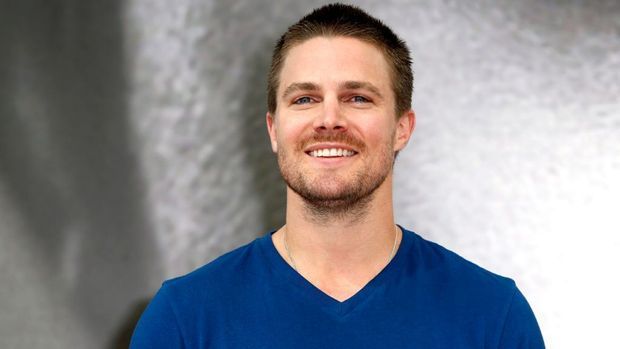Stephen Amell Image