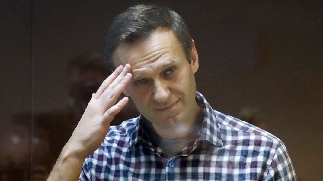 Das Rätsel um das Verschwinden von Russlands berühmtestem Gefangenen Alexej Nawalny ist auch nach gut einer Woche ungelöst.
