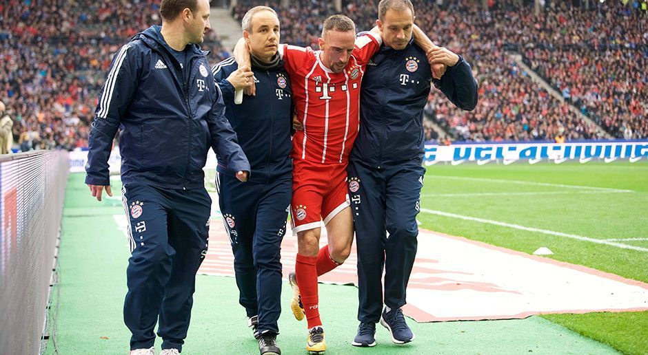 
                <strong>Franck Ribery</strong><br>
                Rückt unter Sagnol etwas weiter nach innen und versucht, den hinterlaufenden Alaba zu bedienen. Man merkt ihm die Leidenschaft an, aber wirkungsvoll agiert der Franzose nur selten. Ganz bitter: Muss in der 62. Minute mit einer vermutlich schlimmen Knieverletzung raus. ran-Note: 3
              