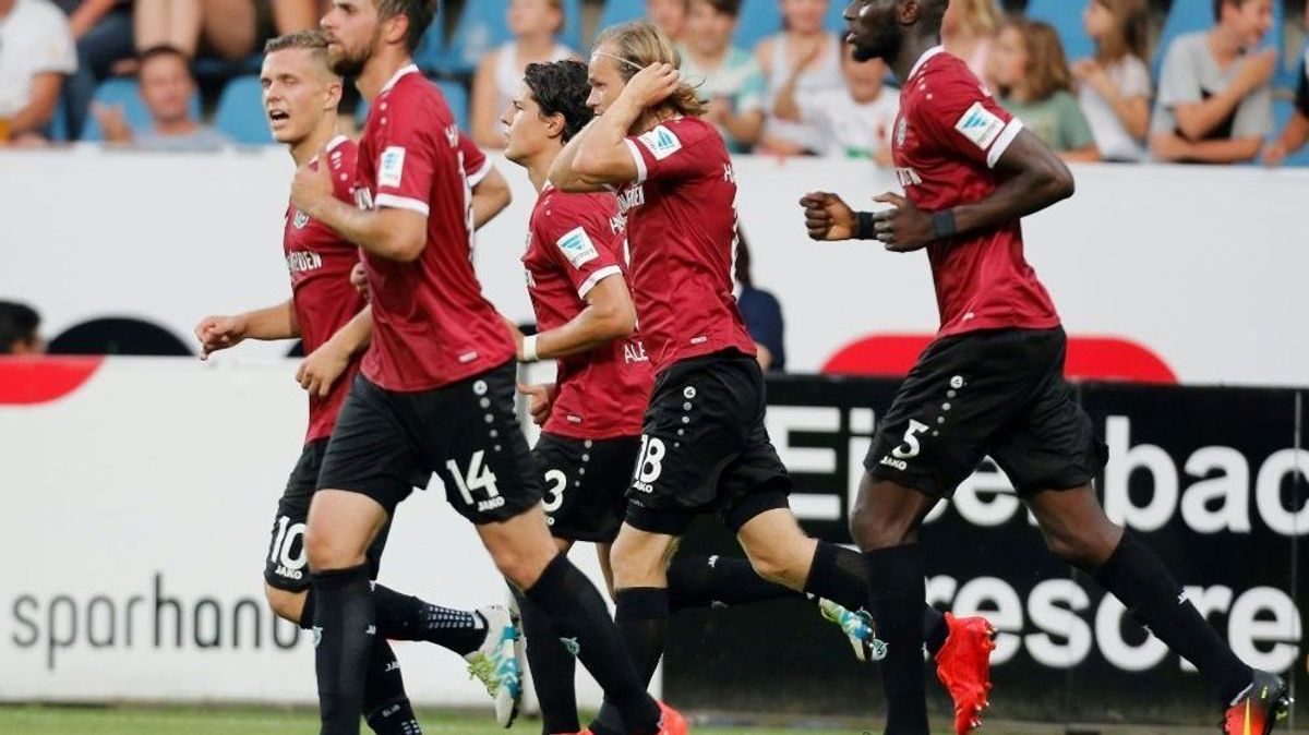 Hannover 96 kehrt mit 2:0-Sieg in Aufstiegsregion zurück