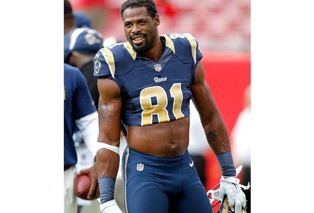 
                <strong>Tampa Bay Buccaneers - St. Loius Rams</strong><br>
                Denn die St. Louis Rams um Kenny Britt zeigen den Buccaneers nicht nur die kalte Schulter. Allerdings kann sein Bauch mit dem der Cheerleader nicht mithalten.
              