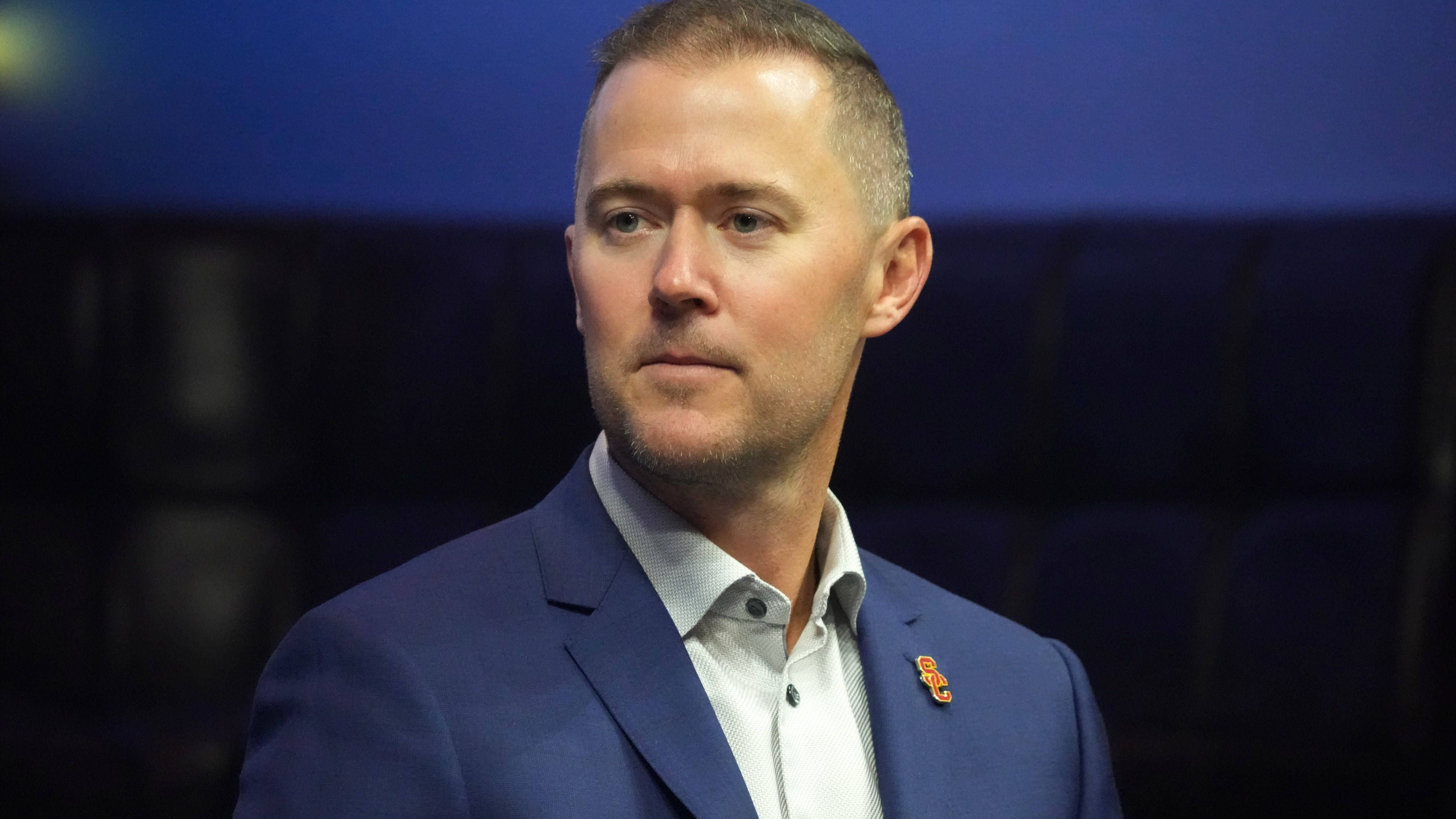 <strong>Platz 4: Lincoln Riley (USC)</strong><br>Nach seinem Wechsel von Oklahoma zur USC hat Lincoln Riley die Trojans zurück in die Erfolgsspur geführt. Dementsprechend ist mit mehr als zehn Millionen US-Dollar auch sein Gehalt angesetzt.