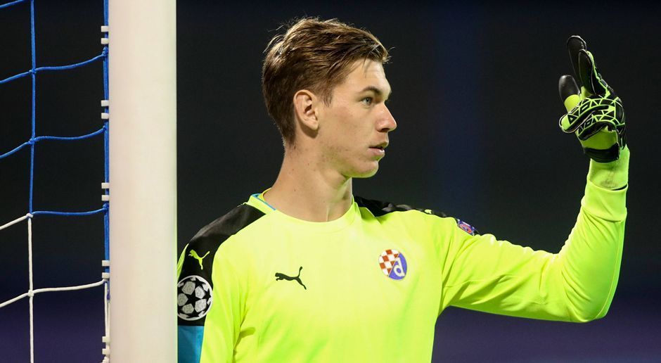 
                <strong>Platz 9: Adrian Semper (Dinamo Zagreb) - 18 Jahre, 8 Monate, 2 Tage</strong><br>
                Platz 9: Adrian Semper (Dinamo Zagreb) - 18 Jahre, 8 Monate, 2 Tage. Debüt am 14. September 2016 beim 0:3 bei Olympique Lyon.
              