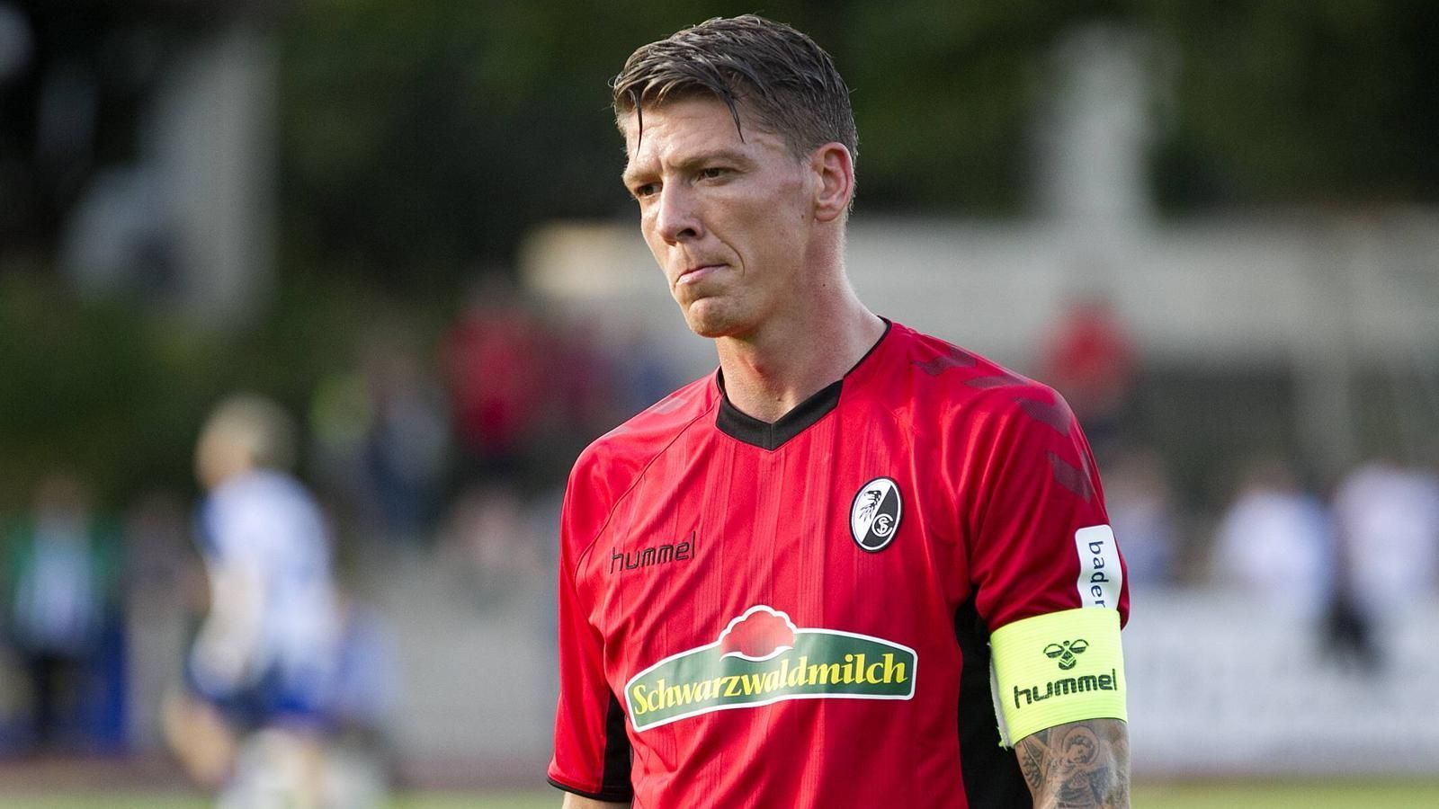 
                <strong>SC Freiburg: Mike Frantz</strong><br>
                Im Team seit: Juli 2014Kapitän seit: 2018
              