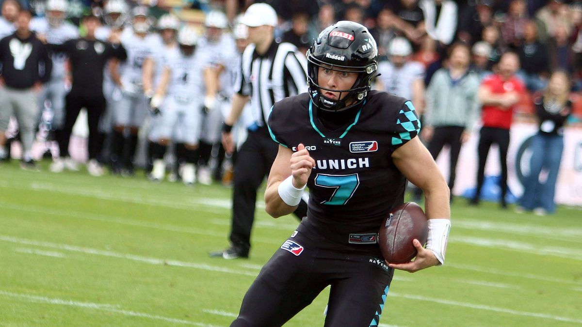 Russel TABOR (Muenchen), European League Football; Munich Ravens vs Raiders Tirol, Unterhaching, Sportpark Unterhaching, 18.05.25 *** Russel TABOR Muenchen , European League Football Munich Ravens ...