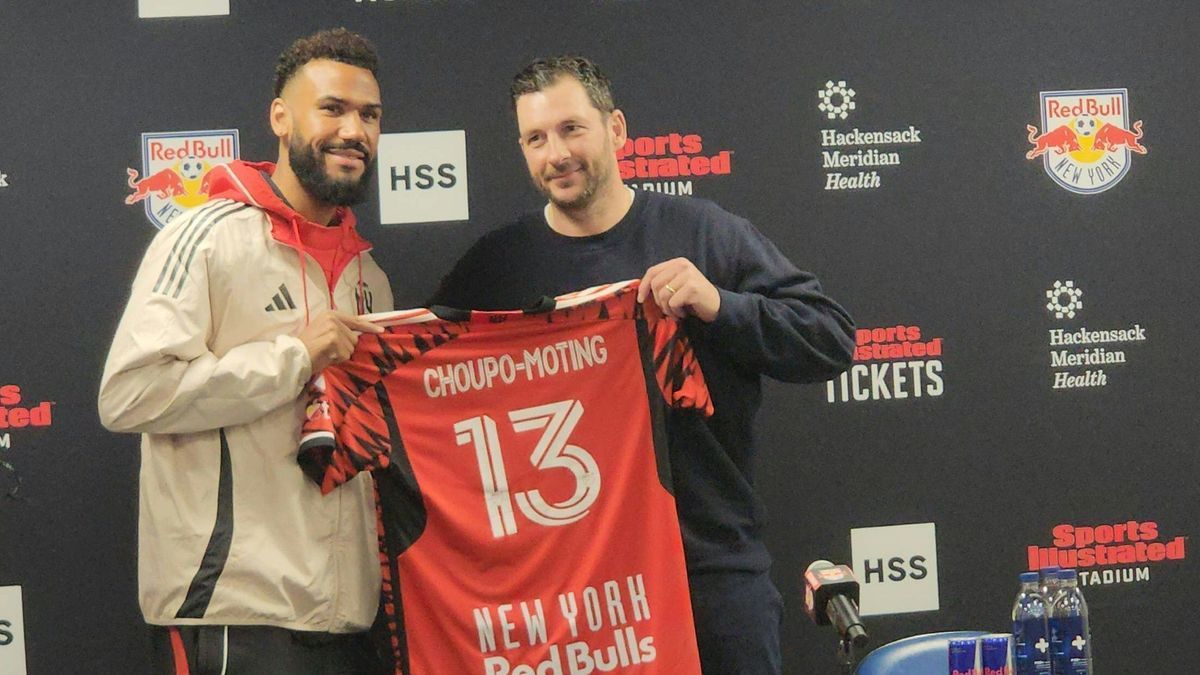 Sandro Schwarz mit Neuzugang Eric Maxim Choupo-Moting