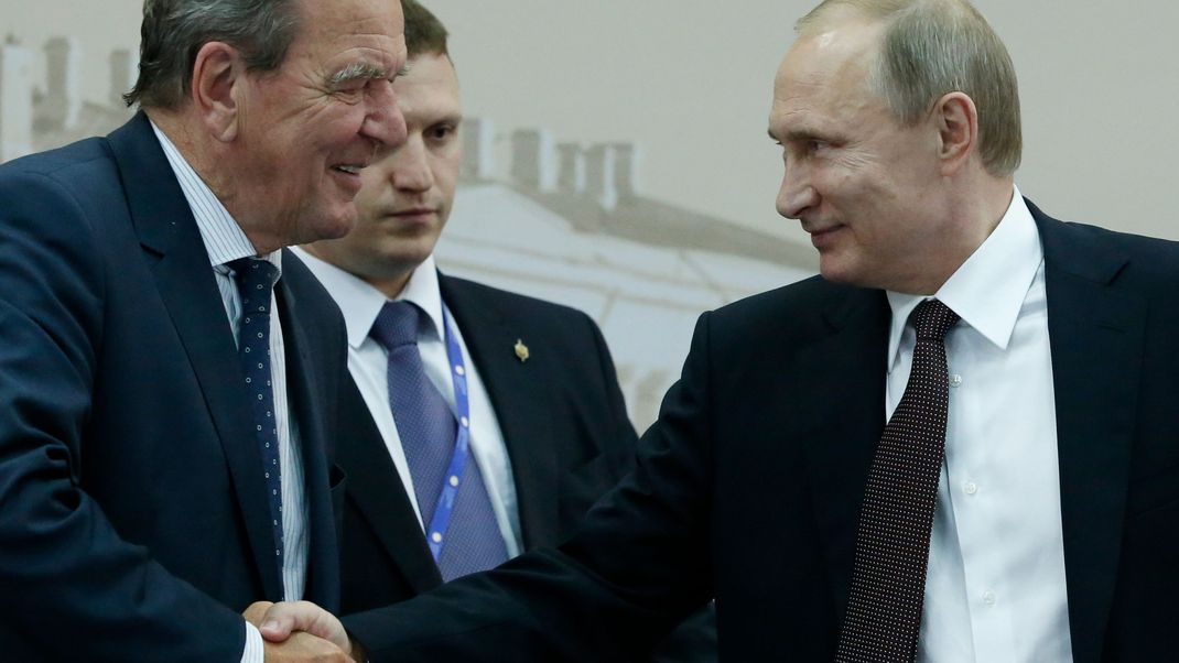 RUSSIA-FORUM/PUTIN
