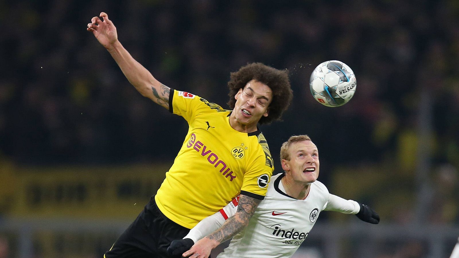 
                <strong>Axel Witsel</strong><br>
                Deutlich passiver und weniger am Ball als sein Nebenmann Can in den ersten 45 Minuten. Seine besten Aktionen zeigt er zunächst mit Defensivaktionen. Nach der Pause wesentlich aktiver. Spielt den öffnenden Pass diagonal auf Sancho vor dem 2:0 (50.).ran-Note: 3
              