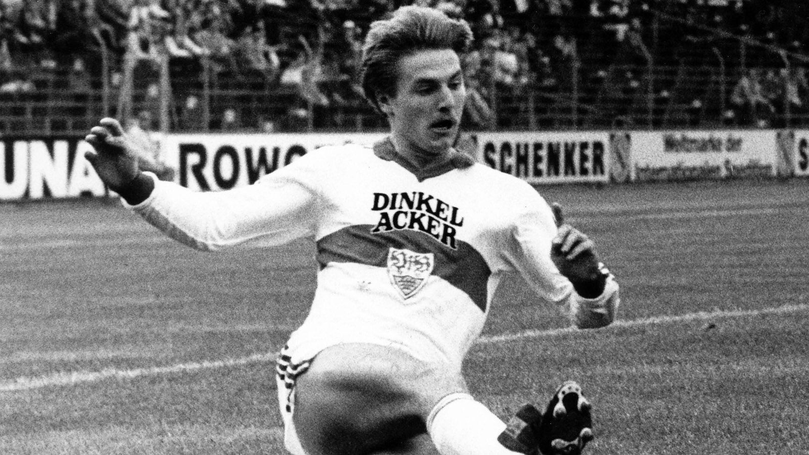 
                <strong>Platz 9: Peter Reichert (VfB Stuttgart)</strong><br>
                20 Jahre 186 Tage, beim 4:0 gegen den 1. FC Kaiserslautern am 6.2.1980.
              