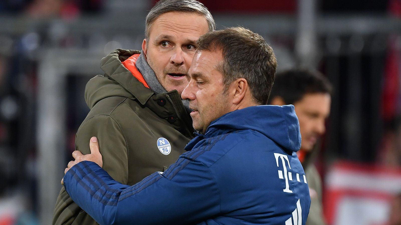 
                <strong>Dietmar Hamann (Ex-Nationalspieler)</strong><br>
                "Ich halte es für ausgeschlossen, dass wir mit dem Trainer weitermachen können. Wir haben nach dem Debakel nur 18 Monate Zeit, das war ja jämmerlich. Wenn Flick denkt, er habe nicht die richtigen Spieler, dann hätte er den Job nicht machen sollen", sagte Dietmar Hamann bei "Sky".
              