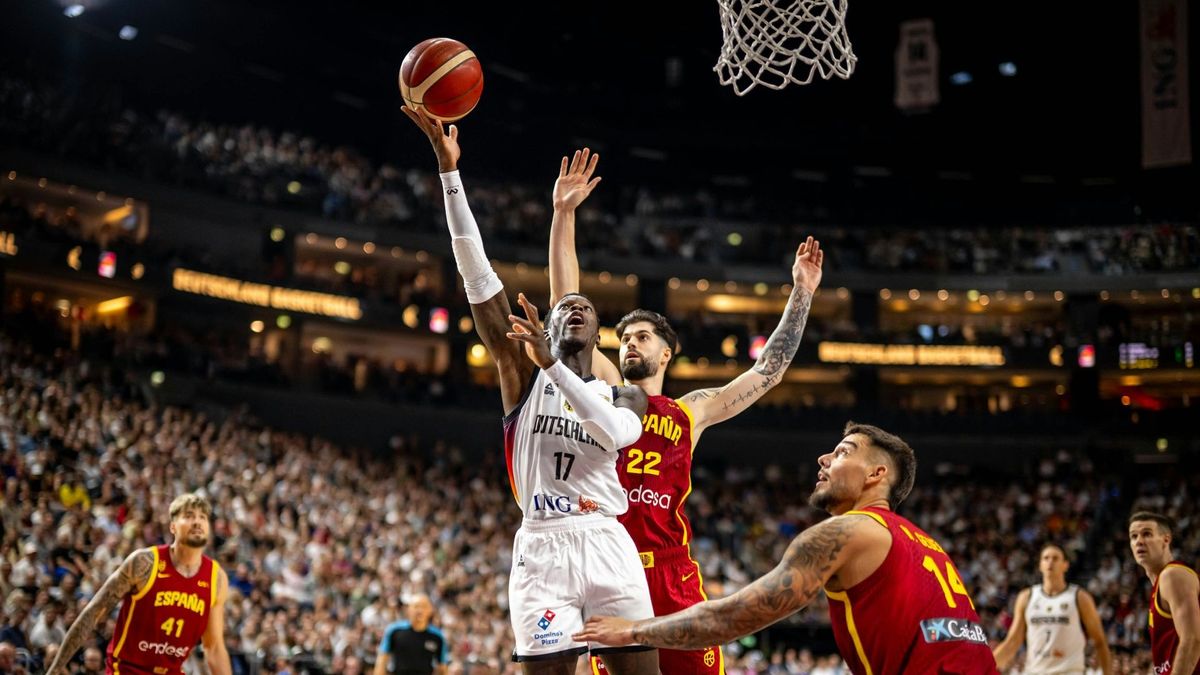 DBB-Kapitän Dennis Schröder zieht zum Korb