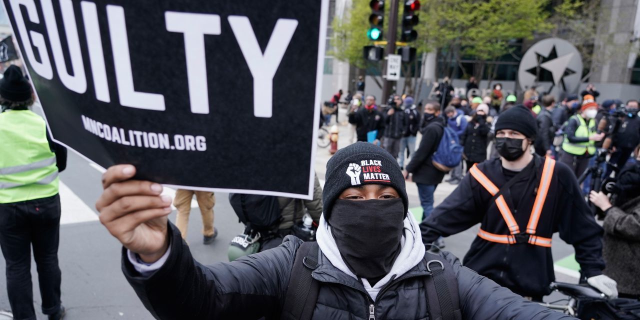 Millionen Menschen gehen in den USA auf die Straße, um das Ergebnis zu feiern.